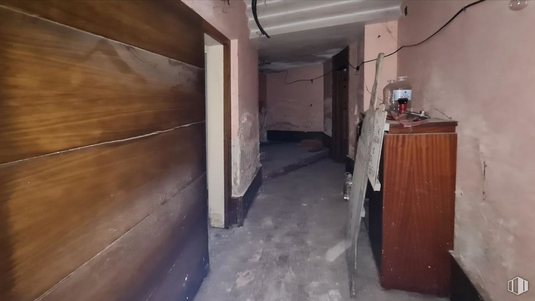 Local en venta en Calle Chapinería, Toledo, 45001 con ebanistería, madera, suelos, suelo, gas, accesorio, edificio, techo, madera dura y casa alrededor