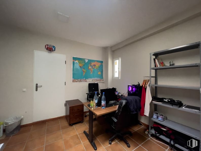 Local en venta en Avenida Ciudad de Barcelona, 178, Retiro, Madrid, 28007 con puerta, mueble, propiedad, edificio, interiorismo, escritorio, mesa, planta de interior, suelo y suelos alrededor