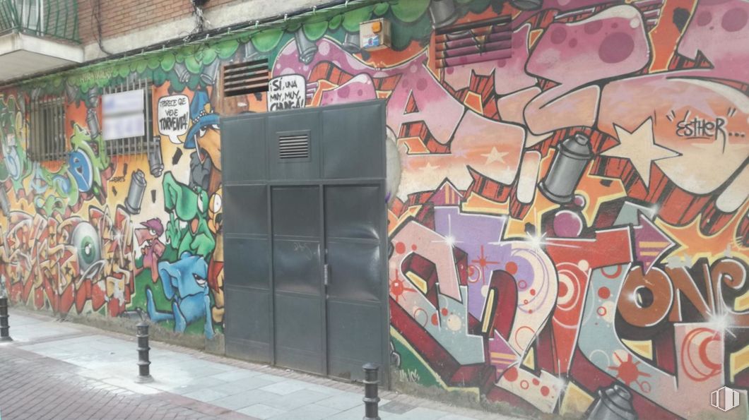 Local en venta en Calle la Huerta, Alcorcón, Madrid, 28921 con pintura artística, pintura, azur, arquitectura, grafiti, arte, espacio público, tintes y matices, fachada y edificio alrededor