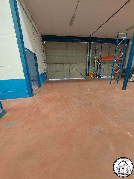 Industrial for sale at Camino Ciempozuelos, Seseña, Toledo, 45224 with door, flooring, wood, floor, building, fixture, composite material, concrete, ceiling and hall around