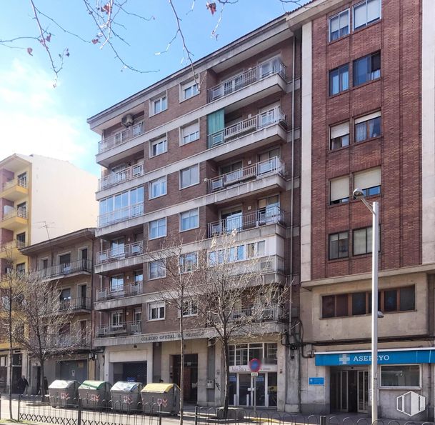 Local en alquiler en Paseo Conde de Sepulveda, 24, Segovia, 40006 con edificio, durante el día, ventana, apartamento, zona urbana, ciudad, barrio, zona residencial, área metropolitana y fachada alrededor