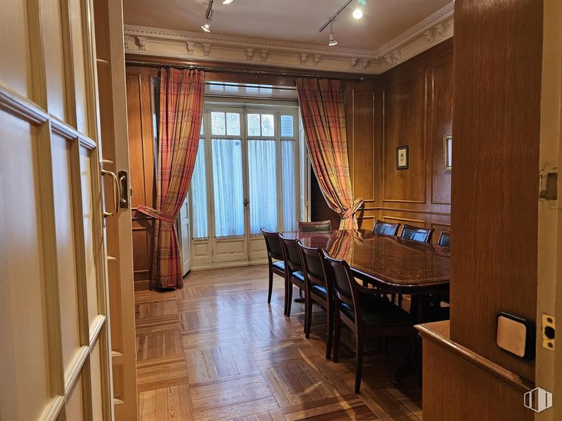 Office for rent at Calle Velázquez, Salamanca, Madrid, 28006 with kitchen & dining room table, chair, table, flooring, floor, wood, furniture, interior design, door and lighting around