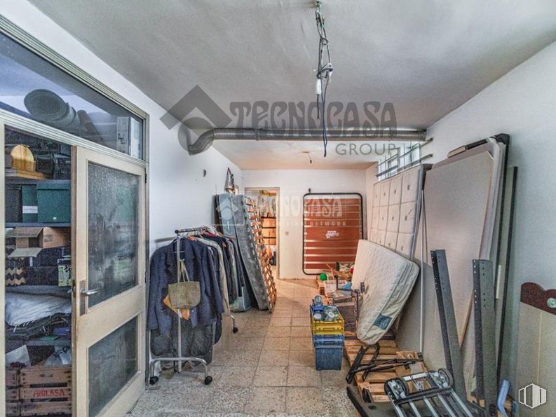 Local en venta en Plaza Platón, Ciudad Lineal, Madrid, 28027 con puerta, marco, interiorismo, suelo, edificio, madera, techo, estante, suelos y habitación alrededor