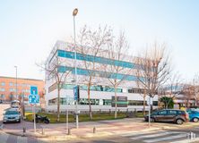 Office for rent at Edificio El Soto, Spaces Alcobendas, Avenida Bruselas, 7, Alcobendas, Madrid, 28108 with car, building, street light, wheel, land vehicle, tire, sky, vehicle, plant and window around