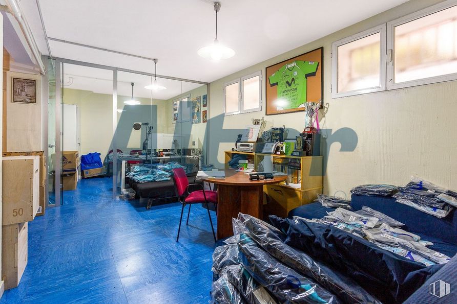 Local en venta en Calle Virgen del Portillo, Ciudad Lineal, Madrid, 28027 con alumbrado, silla, mesa, cama, propiedad, marco, edificio, diseño de interiores, televisión y piso alrededor