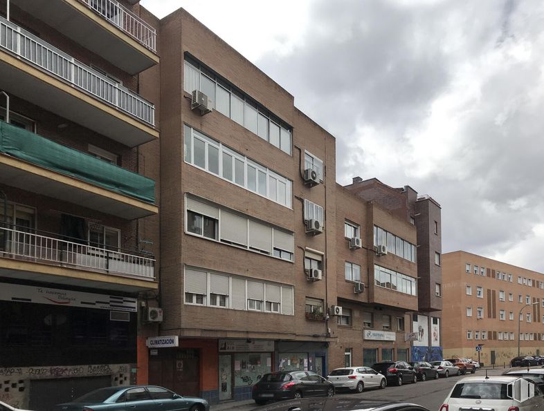 Local en venta en Calle Begoña, Coslada, Madrid, 28820 con coche, edificio, vehículo terrestre, rueda, nube, neumático, cielo, vehículo, ventana y infraestructura alrededor