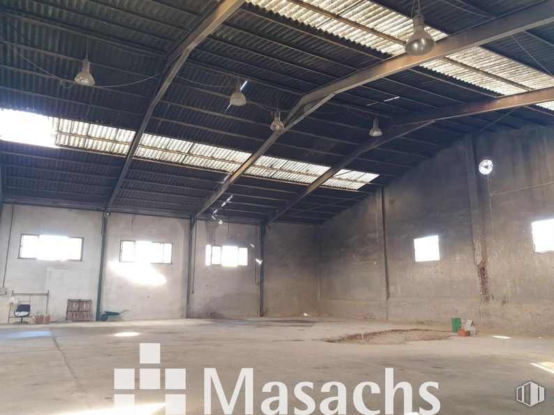 Nave en venta en Zona industrial, Móstoles, Madrid, 28938 con ventana, propiedad, accesorio, suelo, hall, madera, material compuesto, haz, material de construcción y techo alrededor