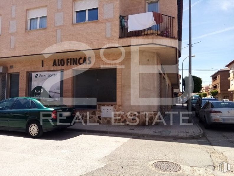 Local en venta en Casco urbano, Consuegra, Toledo, 45700 con coche, ventana, edificio, neumático, luz de estacionamiento, rueda, vehículo terrestre, vehículo, propiedad y vehículo de motor alrededor