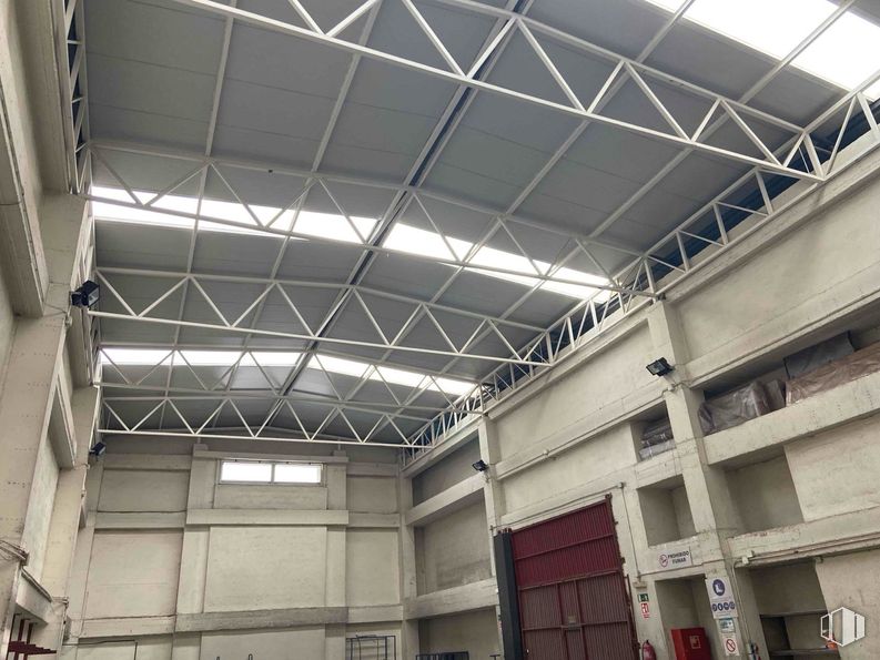 Industrial for rent at Zona Tres Cantos, Tres Cantos, Madrid, 28760 with ceiling, composite material, metal, building material, glass, engineering, daylighting, beam, steel and hall around