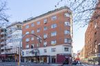 Retail for rent at Calle López Hoyos, 76, Chamartín, Madrid, 28002 with building, sky, window, property, tree, condominium, tower block, urban design, thoroughfare and commercial building around