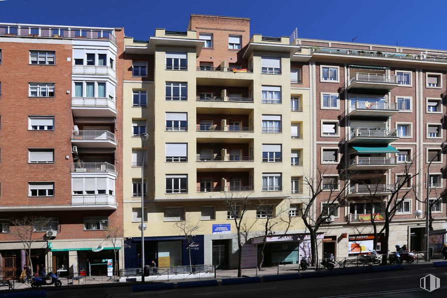 Local en alquiler en Calle Diego de León, 39, Salamanca, Madrid, 28006 con edificio, durante el día, ventana, ciudad, apartamento, zona urbana, zona residencial, fachada, área metropolitana y ciudad alrededor