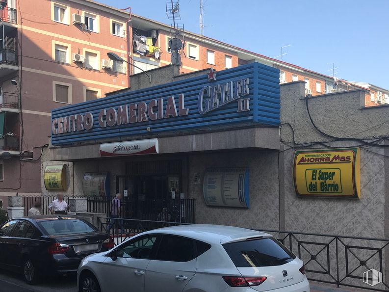 Local en venta en Calle Cataluña, 17, Getafe, Madrid, 28903 con coche, edificio, neumático, vehículo terrestre, vehículo, luz de estacionamiento automotriz, cielo, propiedad, ventana y placa de matrícula del vehículo alrededor