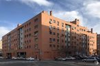 Retail for sale at Calle Océano Atlántico, 10, Coslada, Madrid, 28820 with building, car, cloud, sky, window, property, wheel, tower block, urban design and condominium around