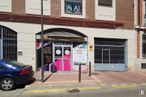 Retail for sale & for rent at Calle Lartiga, Getafe, Madrid, 28901 with wheel, car, window, building, tire, property, vehicle, asphalt, line and neighbourhood around