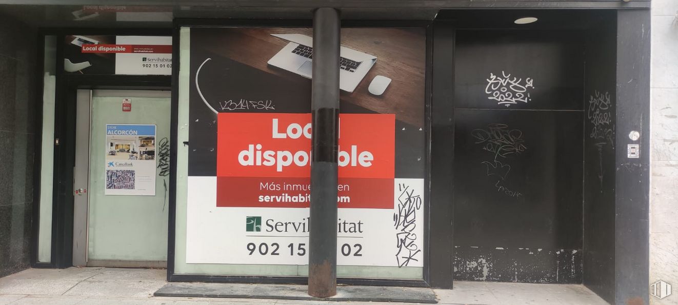 Retail for sale & for rent at Calle Alfares, 4, Alcorcón, Madrid, 28922 with fixture, font, gas, signage, building, facade, advertising, sign, graphics and room around