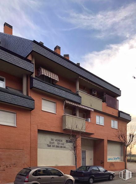 Local en venta en Calle Alameda, Villanueva del Pardillo, Madrid, 28229 con coche, ventana, edificio, neumático, rueda, vehículo terrestre, cielo, nube, luz de estacionamiento automotriz y propiedad alrededor