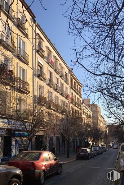 Local en alquiler en Calle Miguel Servet, 11, Centro, Madrid, 28012 con coche, edificio, rueda, neumático, cielo, ventana, vehículo, infraestructura, diseño urbano y barrio alrededor