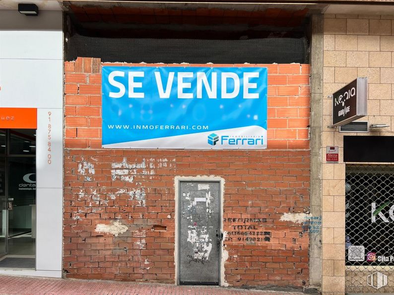 Local en venta en Zona Centro, Arganda del Rey, Madrid, 28500 con propiedad, accesorio, ladrillo, albañilería, fuente, material de construcción, fachada, gas, señalización y publicidad alrededor