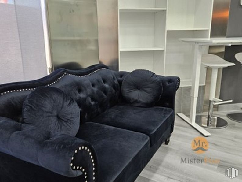 Oficina en alquiler en Puerto Morcuera, Leganés, Madrid, 28919 con sofá, loveseat, mueble, confort, sofá estudio, rectángulo, suelos, madera dura, sala de estar y madera alrededor