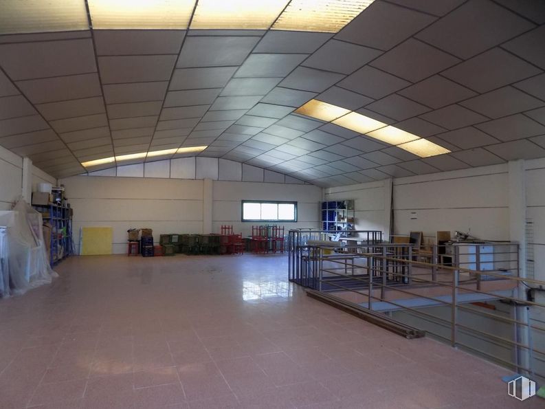 Industrial for sale at Avenida Naciones, Illescas, Toledo, 45200 with lighting, hall, fixture, floor, flooring, ceiling, city, shade, commercial building and engineering around