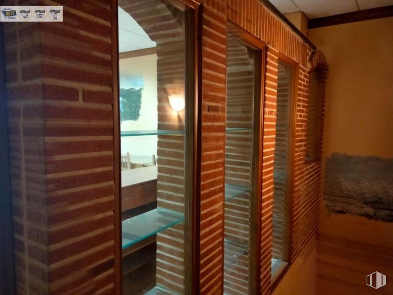 Retail for sale at El Sotillo - La Lastrilla, La Lastrilla, Segovia, 40196 with wood, window covering, interior design, window blind, floor, wood stain, hardwood, glass, window treatment and varnish around