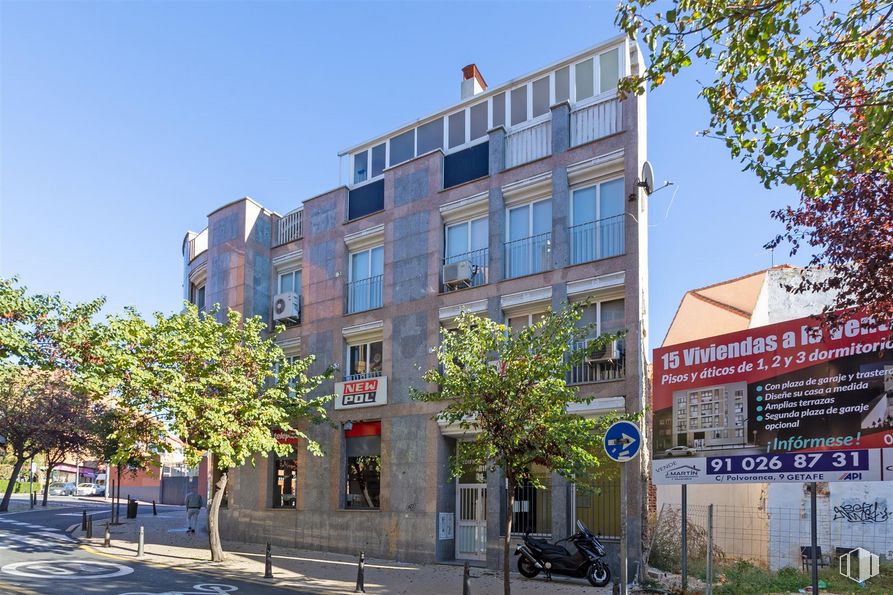 Office for sale at Calle Concepción, 14, Getafe, Madrid, 28901 with building, window, sky, tree, urban design, wheel, condominium, neighbourhood, residential area and facade around