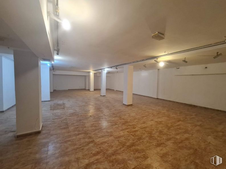 Local en venta en Zona Centro, San Fernando de Henares, Madrid, 28030 con madera, interiorismo, hall, suelo, suelos, pared, propiedad material, techo, accesorio y material compuesto alrededor