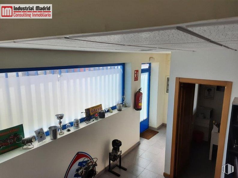 Nave en venta en Polígono Industrial Gestesa, Loeches, Madrid, 28890 con taburete, puerta, suelo, edificio, habitación, madera, máquina, techo, evento y madera alrededor