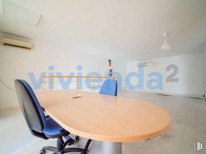 Oficina en venta en Avenida Manoteras, Hortaleza, Madrid, 28050 con silla, mesa, mueble, silla de oficina, interiorismo, edificio, suelo, suelos, madera y línea alrededor