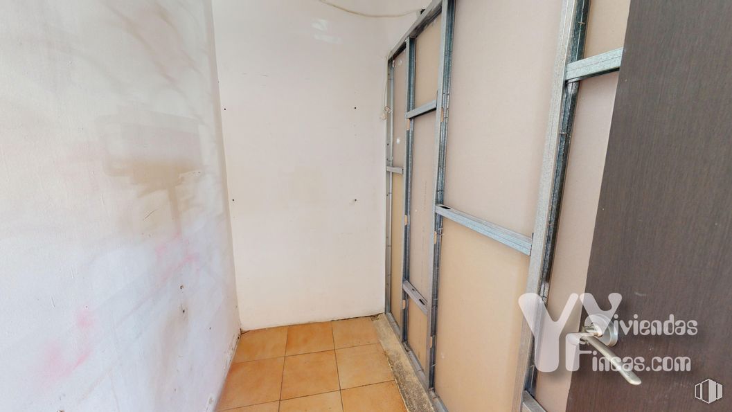 Local en venta en Avenida de los Ángeles, 47, Getafe, Madrid, 28903 con edificio, accesorio, madera, casa, pavimentos, material compuesto, techo, transparencia, madera y habitación alrededor