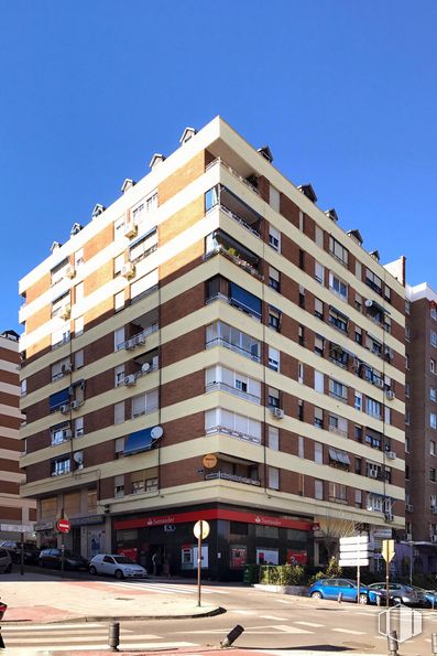 Local en alquiler en Calle Jabonería, 53, Alcorcón, Madrid, 28921 con edificio, cielo, durante el día, propiedad, rueda, bloque de pisos, arquitectura, diseño urbano, coche y ventana alrededor