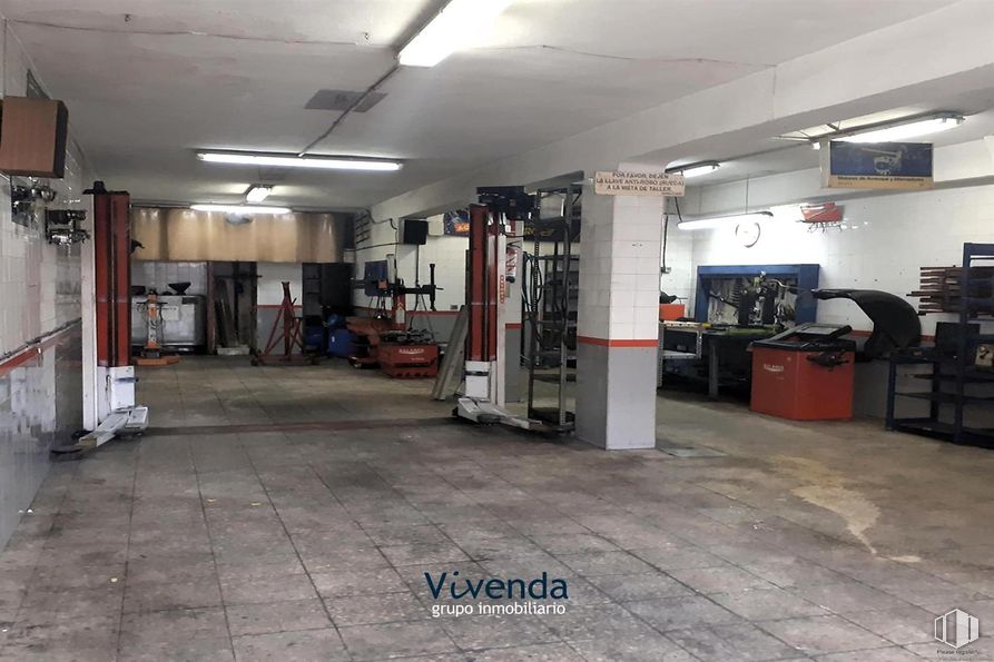 Local en venta en Zona Azorín, Móstoles, Madrid, 28935 con edificio, suelos, suelo, gas, accesorio, máquina, techo, ingeniería, servicio y diseño automovilístico alrededor