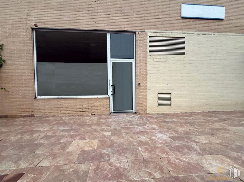 Local en alquiler en Plaza López de la Plata, Hortaleza, Madrid, 28043 con puerta, ventana, suelo, suelos, ladrillo, albañilería, hormigón, azulejo, suelo de baldosas y material de construcción alrededor