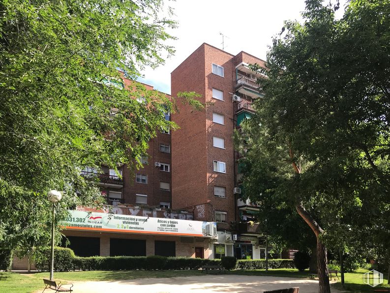 Local en alquiler en Calle Echegaray, 9, Móstoles, Madrid, 28932 con edificio, planta, cielo, árbol, diseño urbano, hierba, barrio, condominio, área residencial y rascacielos alrededor