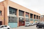 Office for rent at Calle Manuel Tovar, 16, Fuencarral - El Pardo, Madrid, 28034 with car, building, window, automotive parking light, wheel, tire, property, vehicle, door, sky and fixture around