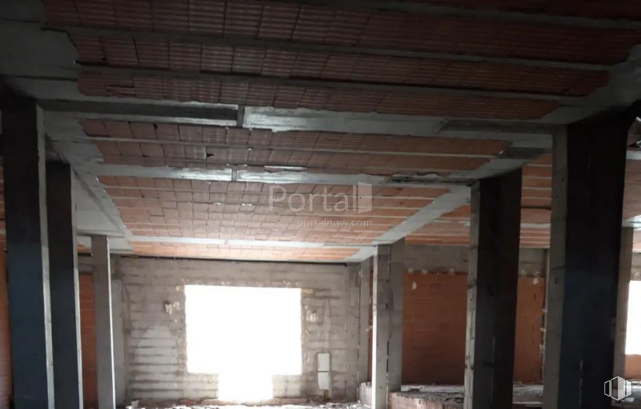 Local en venta en Avenida Castilla La Mancha, Noez, Toledo, 45162 con madera, accesorio, haz, material de construcción, madera dura, tintes y matices, techo, material compuesto, suelos y tinte para madera alrededor