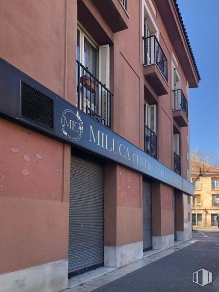 Retail for rent at Calle Rey, Aranjuez, Madrid, 28300 with wall, facade, composite material, brickwork, iron, concrete and brick around