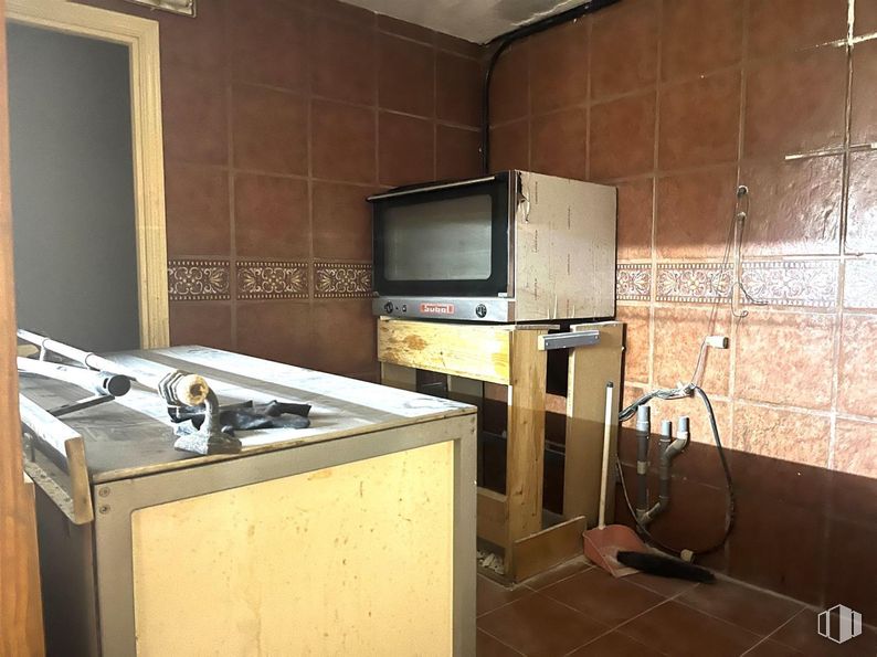 Local en venta en Calle San Cipriano, 14, Vicálvaro, Madrid, 28032 con televisión, electrodoméstico, máquina, aparato de cocina, electrodoméstico, tinte para madera, ebanistería, contrachapado, encimera y azulejo alrededor