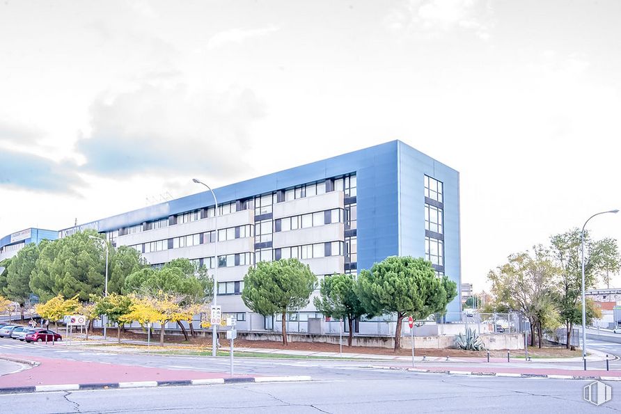 Oficina en venta en Doctor Severo Ochoa, Alcobendas, Madrid, 28100 con edificio, nube, cielo, día, luz de la calle, diseño urbano, árbol, condominio, planta y zona residencial alrededor