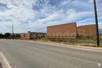 Land for sale at Zona Centro, Novés, Toledo, 45519 with house, building, cloud, sky, road surface, asphalt, land lot, neighbourhood, overhead power line and tar around