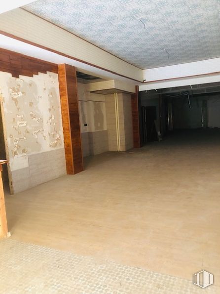 Local en venta en Calle Murcia, 5, Arganzuela, Madrid, 28045 con madera, edificio, suelos, suelo, sombra, hall, accesorio, madera dura, tinte para madera y casa alrededor