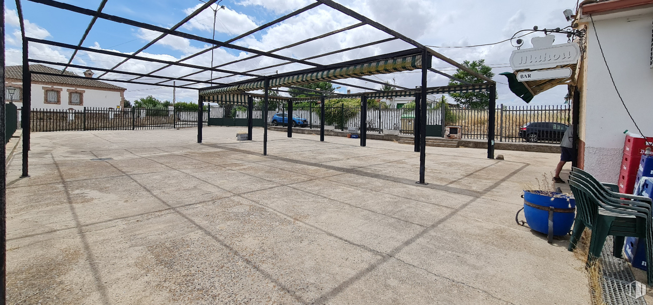 Retail for sale & for rent at Zona Río Alberche, Hormigos, Toledo, 45919 with chair, building, sky, plant, cloud, tree, shade, road surface, public space and wheel around