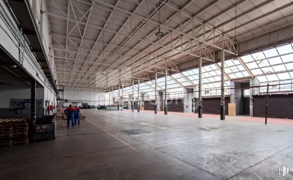 Industrial for rent at Calle Gamonal, Villa de Vallecas, Madrid, 28031 with building, hall, city, ceiling, fixture, shade, flooring, engineering, daylighting and commercial building around