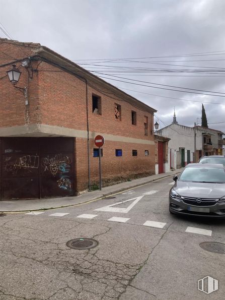 Suelo en venta en Calle Jarama, 10, Fuente el Saz de Jarama, Madrid, 28140 con coche, casa, edificio, luz de estacionamiento, cielo, nube, vehículo, capó, ventana y iluminación del automóvil alrededor