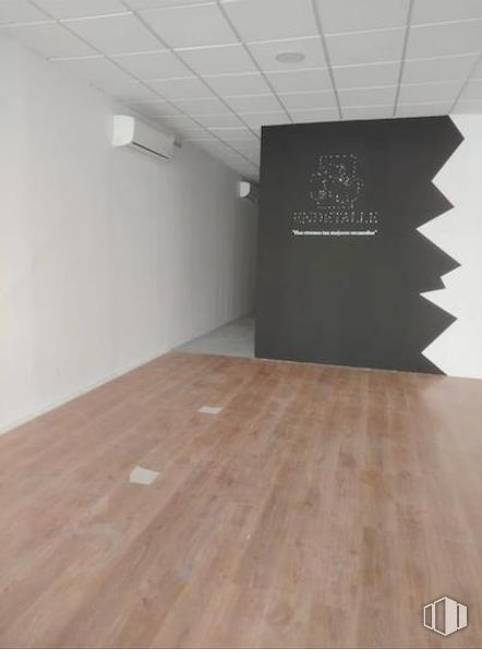 Nave en alquiler en Centro, Borox, Toledo, 45222 con madera, hall, suelos, suelo, tinte para madera, madera dura, techo, suelo laminado, arte y contrachapado alrededor