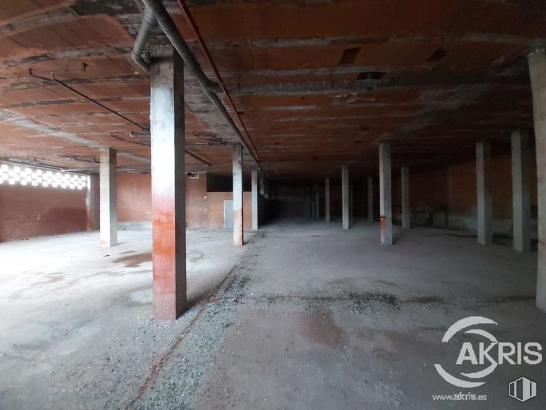 Local en venta en Calle Laguna de Arcas, Toledo, 45007 con madera, piso, suelo, pasillo, material compuesto, material de construcción, techo, hormigón, accesorio y gas alrededor