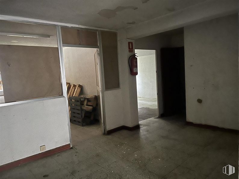 Local en venta en Calle San Lamberto, 13, Ciudad Lineal, Madrid, 28017 con mueble, accesorio, madera, hall, suelo, puerta, suelos, casa, edificio y madera dura alrededor