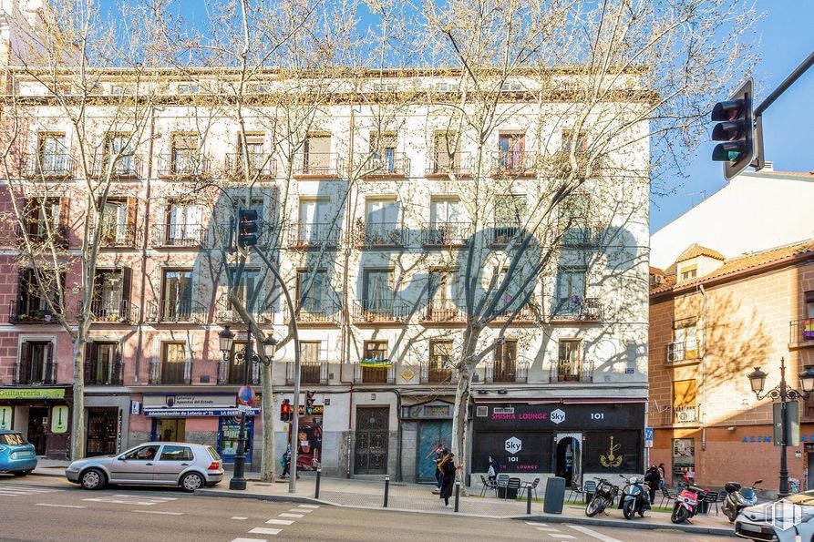 Local en venta en Calle Atocha, Centro, Madrid, 28012 con coche, edificio, cielo, ventana, rueda, infraestructura, arquitectura, diseño urbano, árbol y vehículo alrededor