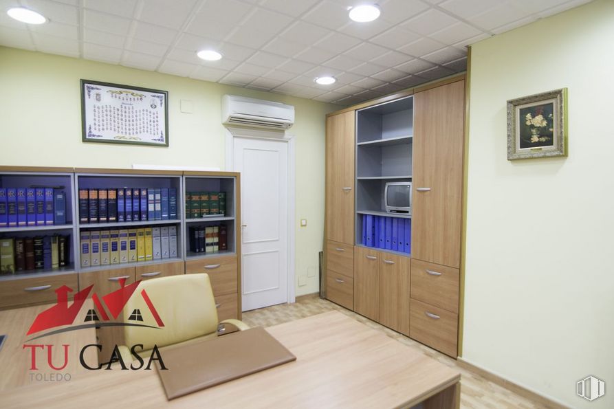 Office for rent at Zona San Antón, Toledo, 45005 with picture frame, cabinetry, property, furniture, shelf, shelving, bookcase, interior design, building and flooring around