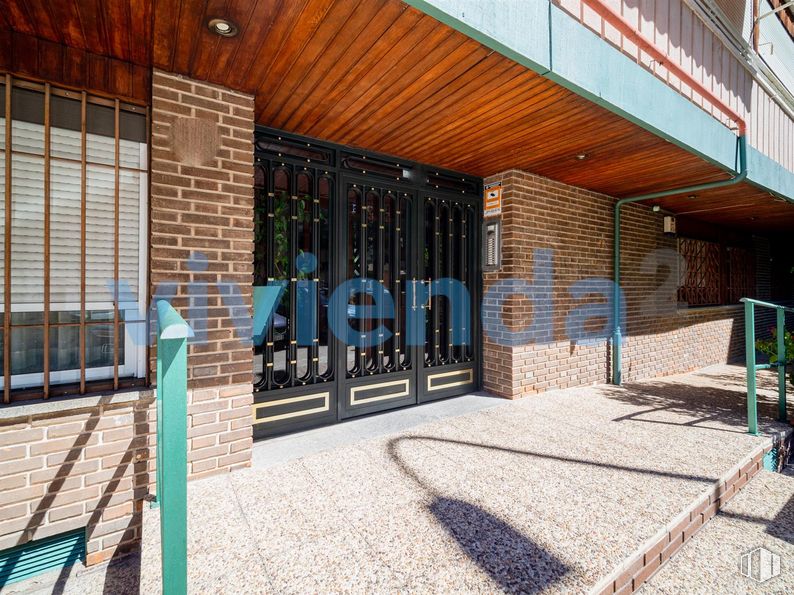 Oficina en venta en Calle Drácena, Chamartín, Madrid, 28016 con ventana, puerta, madera, sombra, arquitectura, albañilería, ladrillo, pared, ocio y inmobiliario alrededor